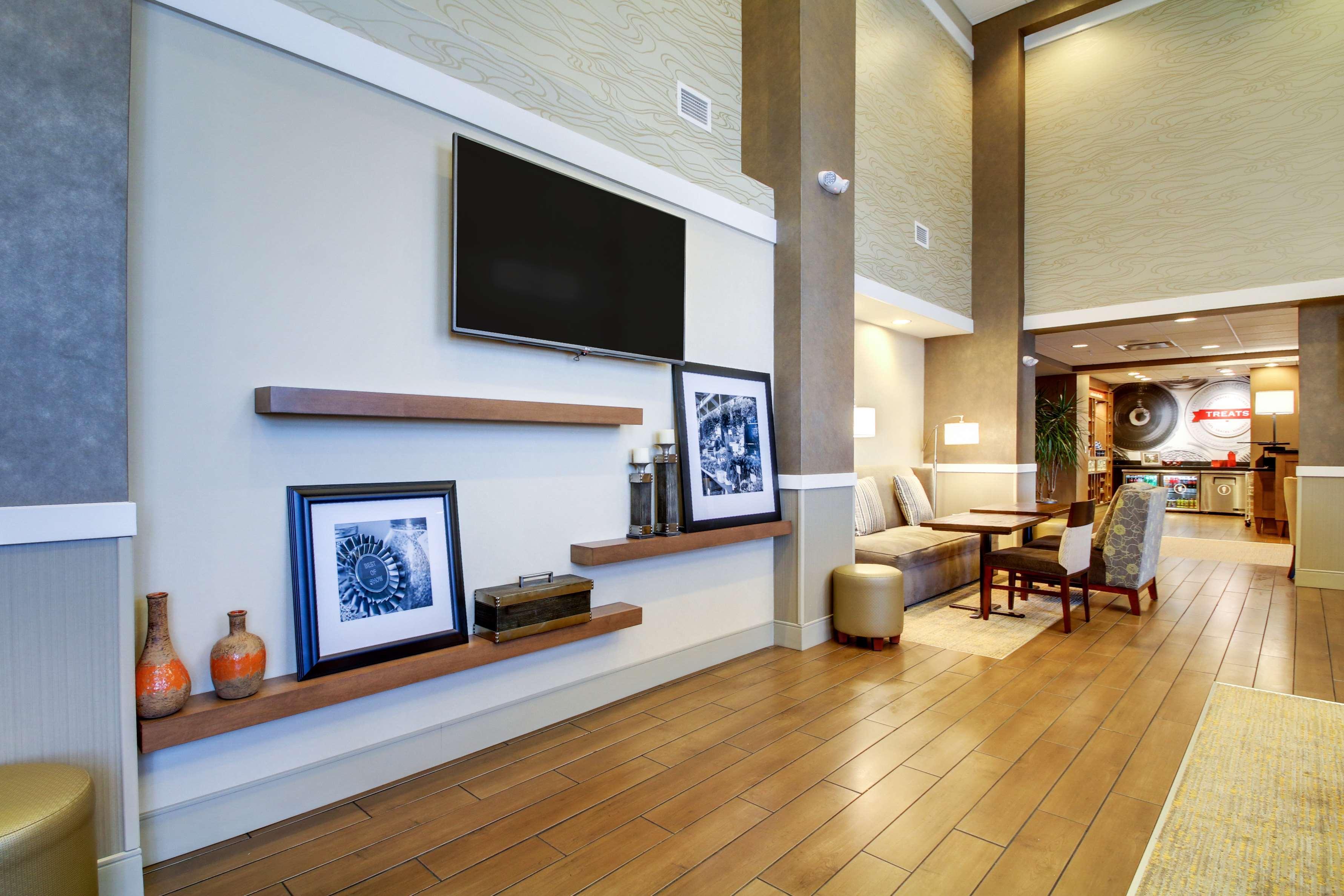 Hampton Inn & Suites Milwaukee West West Allis Eksteriør billede