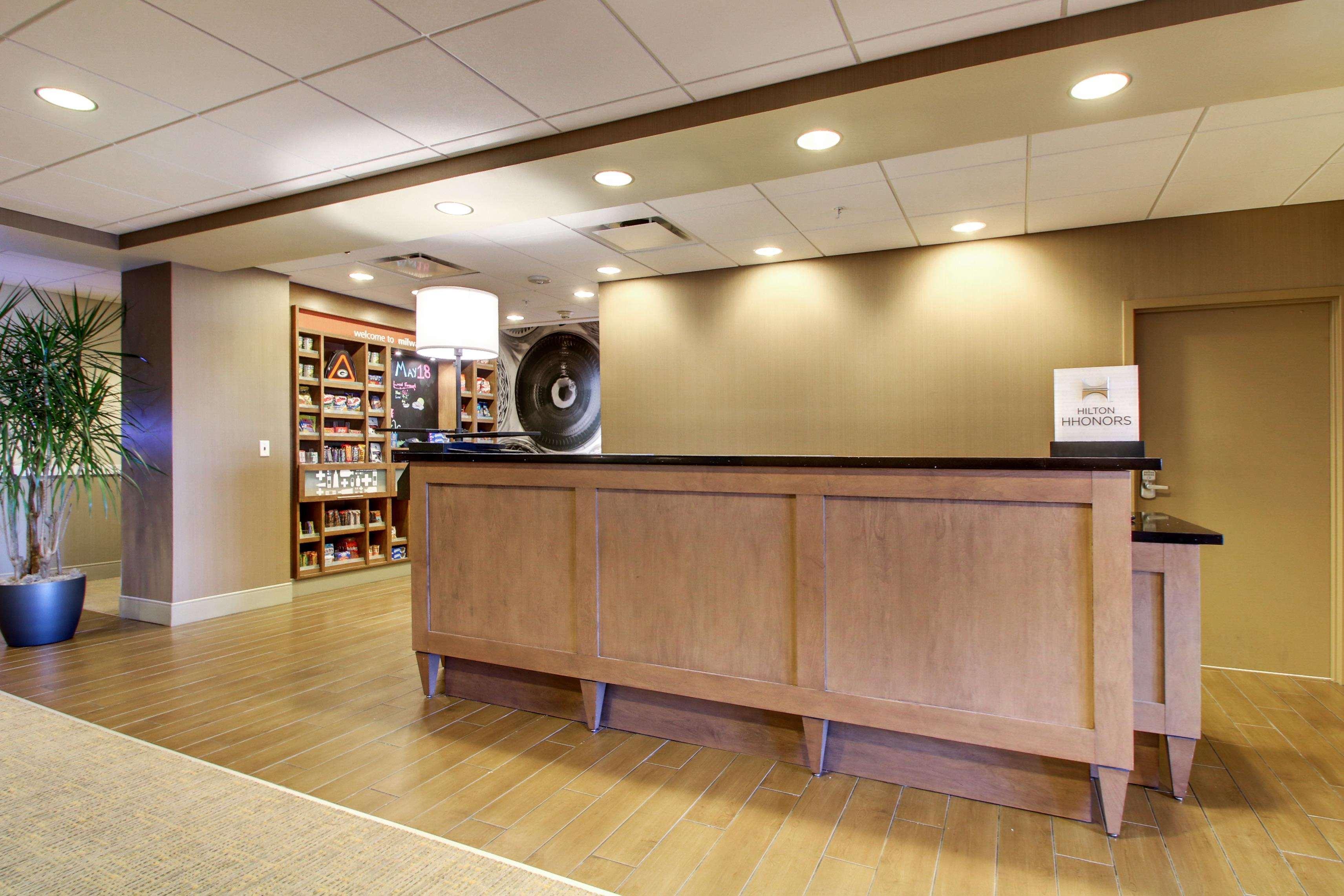Hampton Inn & Suites Milwaukee West West Allis Eksteriør billede