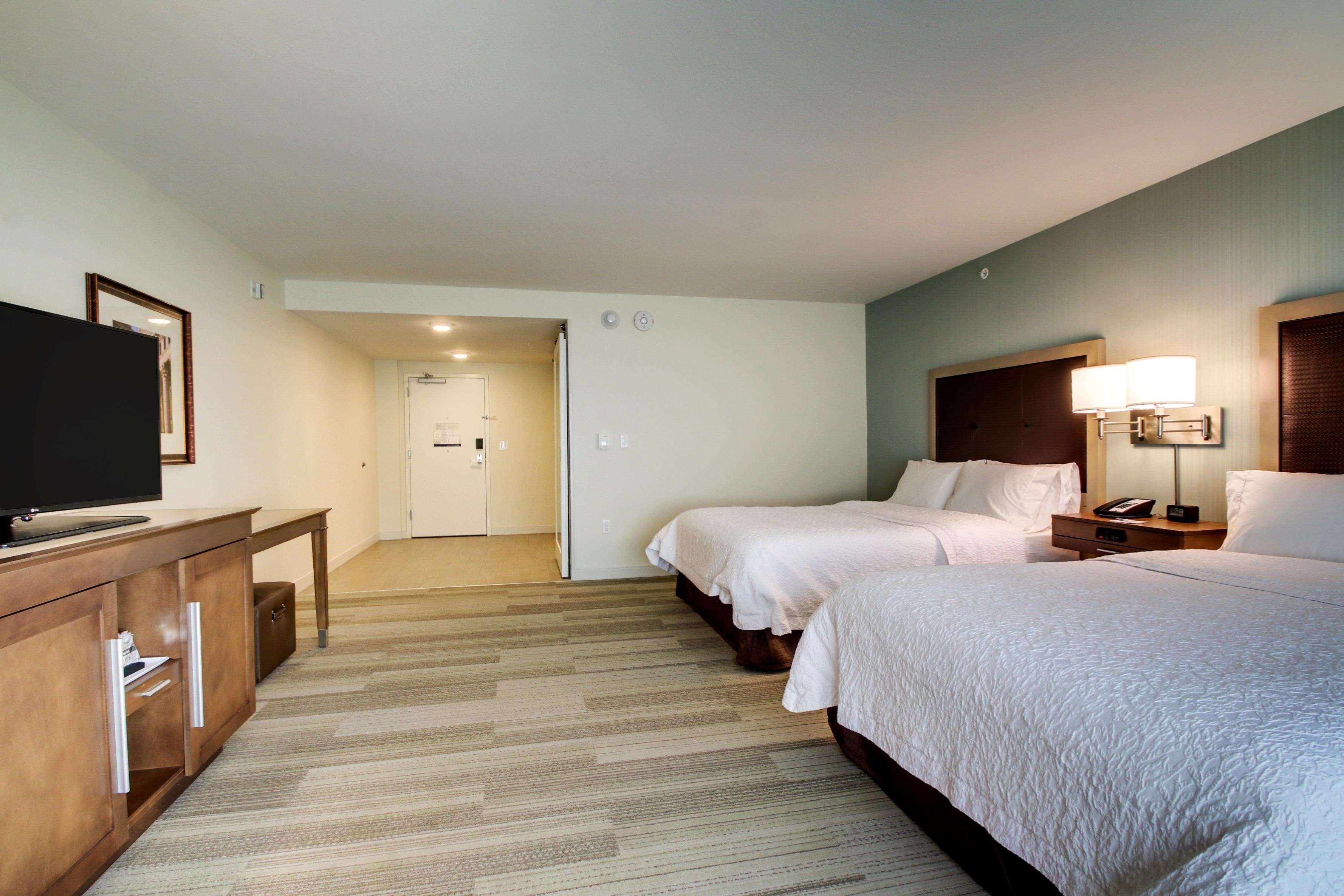 Hampton Inn & Suites Milwaukee West West Allis Eksteriør billede